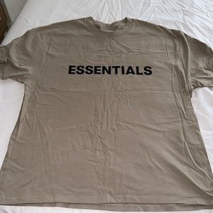 Fear of god Essentials women’s tee